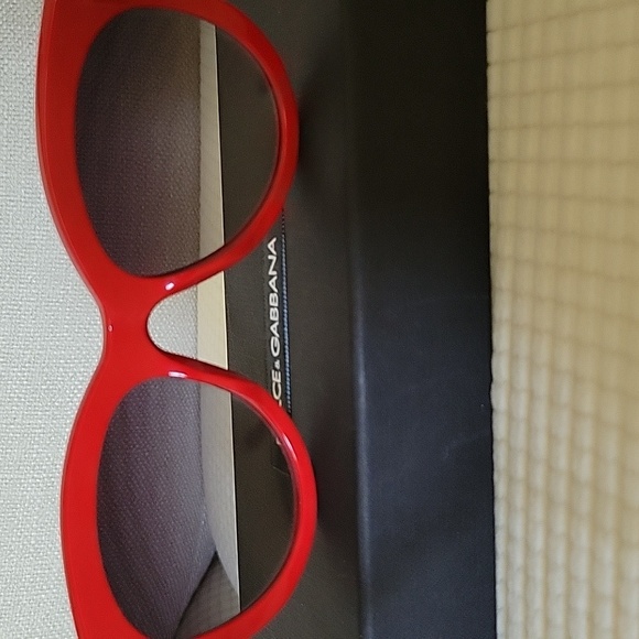 Dolce& Gabanna Sunglasses - Picture 11 of 15